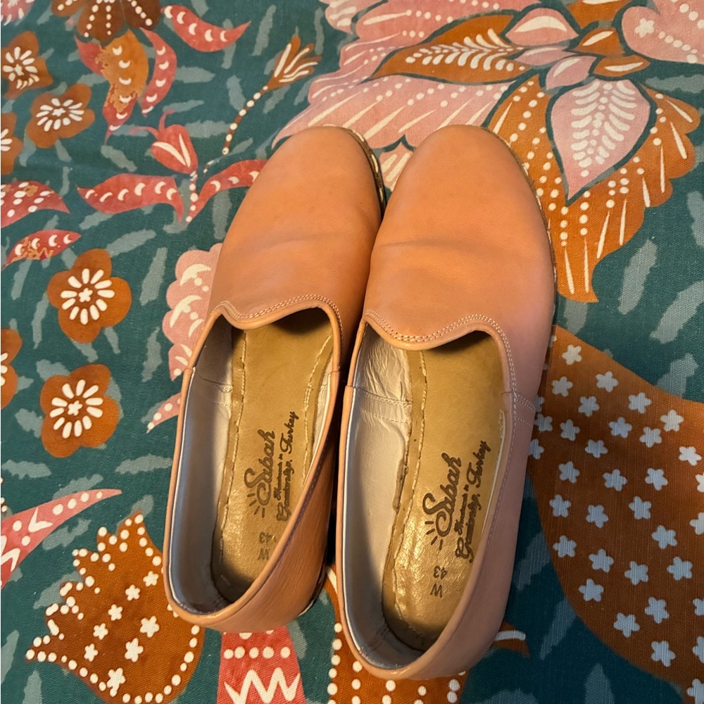 Sabah Women's Size 43 (fits women’s 11)